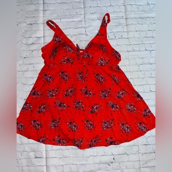 Red Floral Swim Top Tankini Ruched Front Swimsuit Top Summer Vacation - Picture 1 of 4